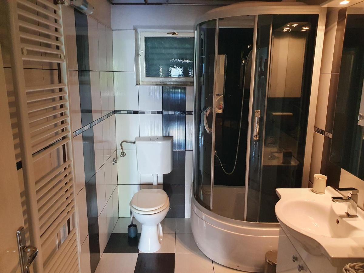 Apartman Luka Lägenhet Sinj Exteriör bild